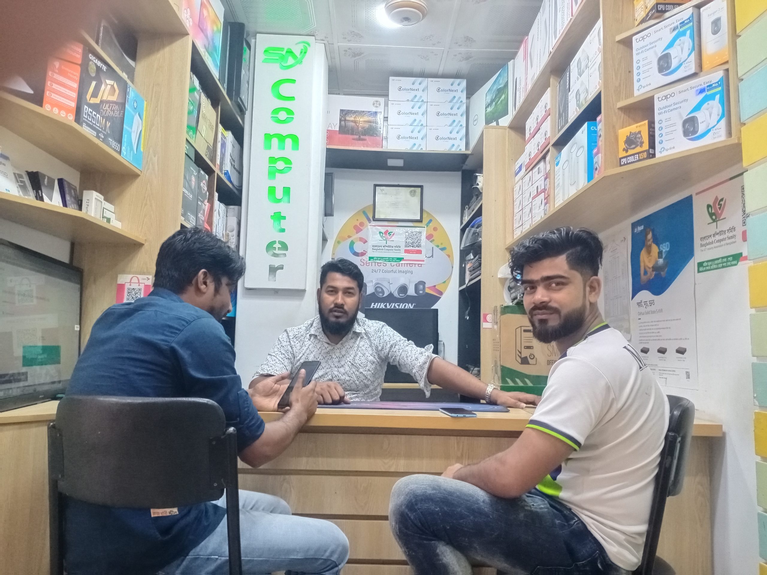 কম্পিউটার সিসিটিভি সহ সকল ধরনের কাজ করা হয়।