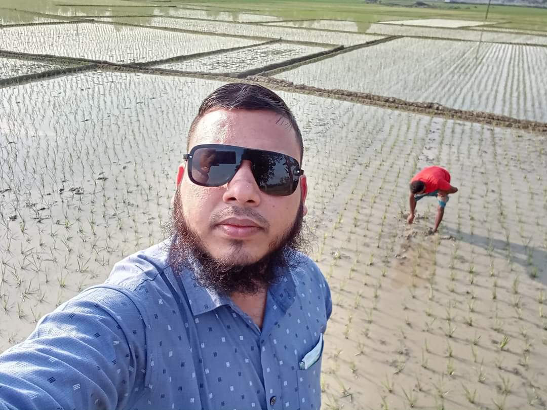 উপ-সহকারী কৃষি অফিসার হিসেবে কৃষি বিষয়ক যে কোন পরামর্শ দিয়ে থাকি।